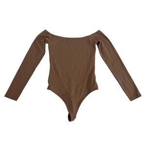 Aritzia Babaton Contour Brown Off Shoulder Long Sleeve Bodysuit Womens Sz Small